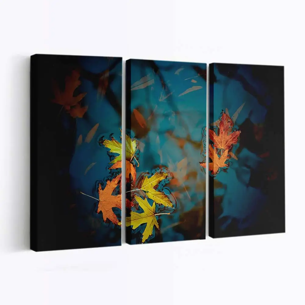 Mit Herbstlaub Bedeckter Boden Leinwandbild