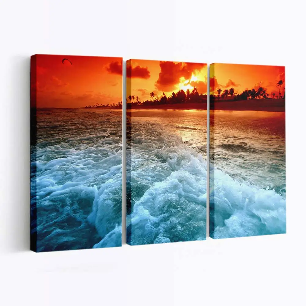 Warme Sonnenuntergangsdämmerung an einem Tropischen Strand Leinwandbild