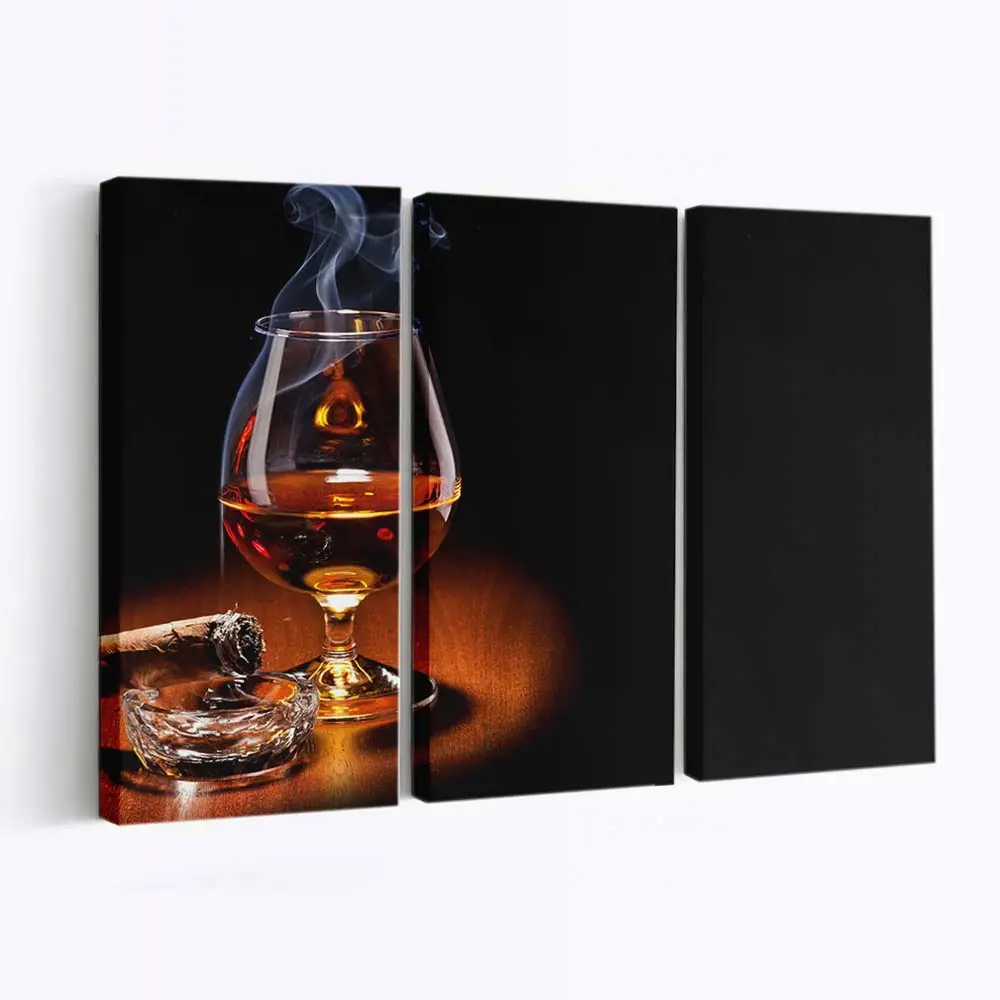Kristallglas mit Brandy Leinwandbild