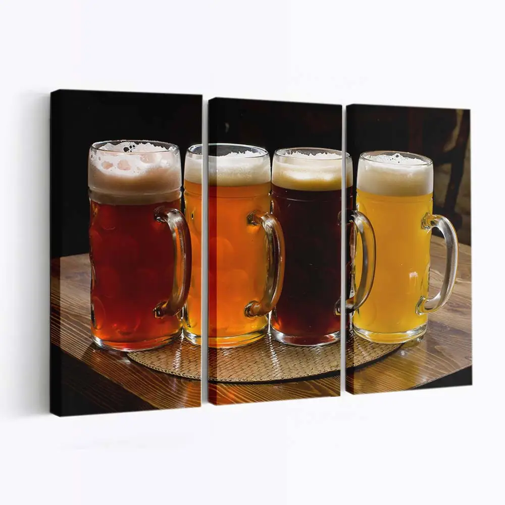 Kalte Pints Craft-bier auf einer Theke Leinwandbild