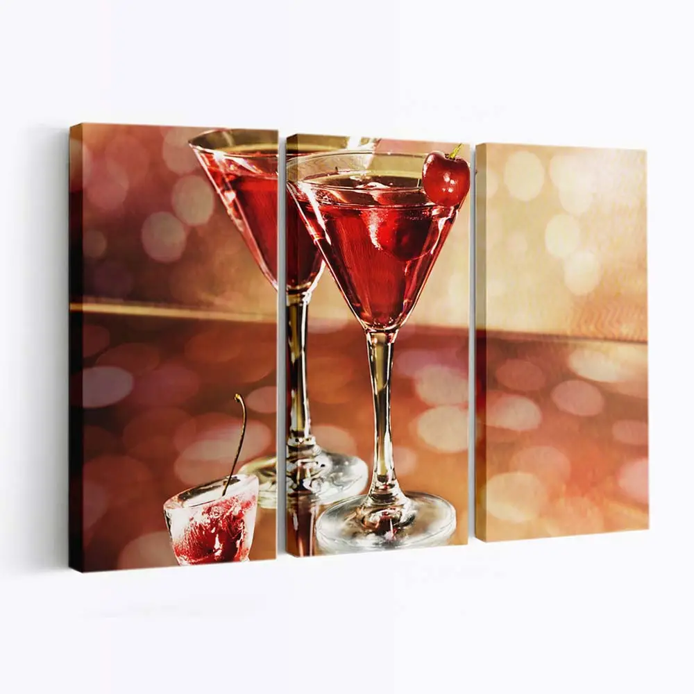 Leuchtend Rote Cocktails mit Klarem Eis Leinwandbild