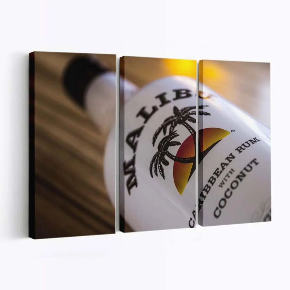 Nahaufnahme Eines Malibu-rum Etiketts Leinwandbild