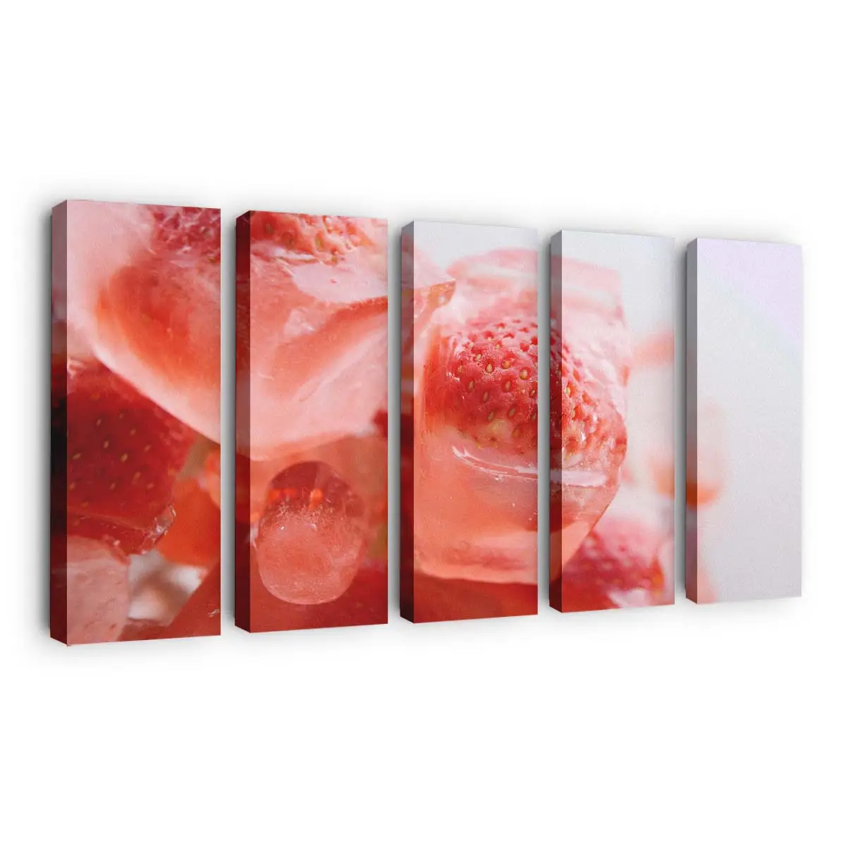 Frische Rote Erdbeeren auf Eiswrfeln Leinwandbild
