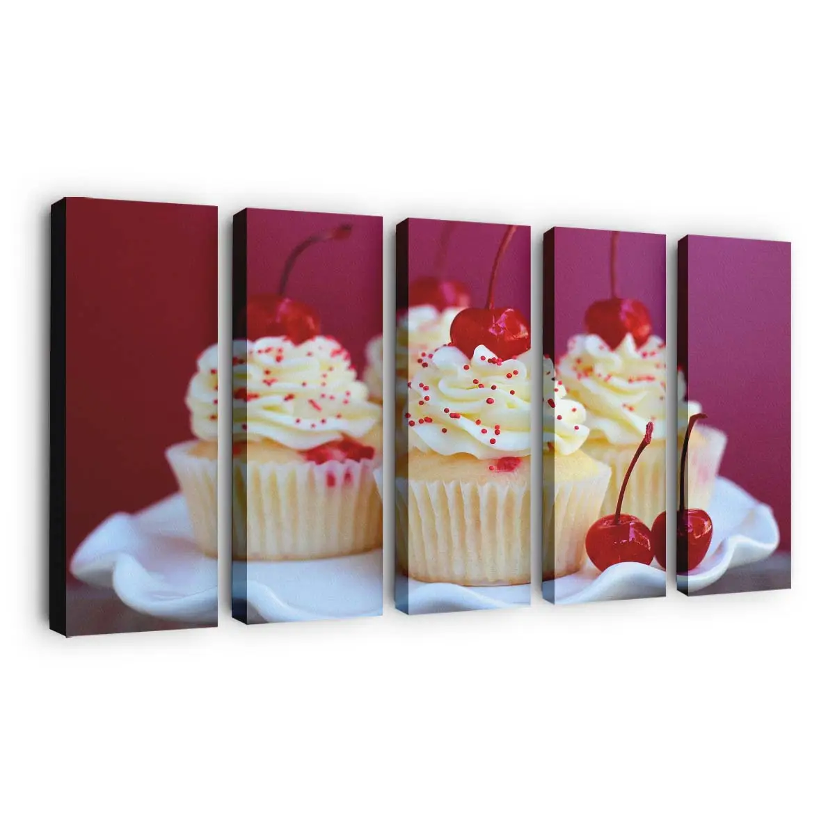 Hausgemachte Kirsch-mandel-cupcakes Leinwandbild