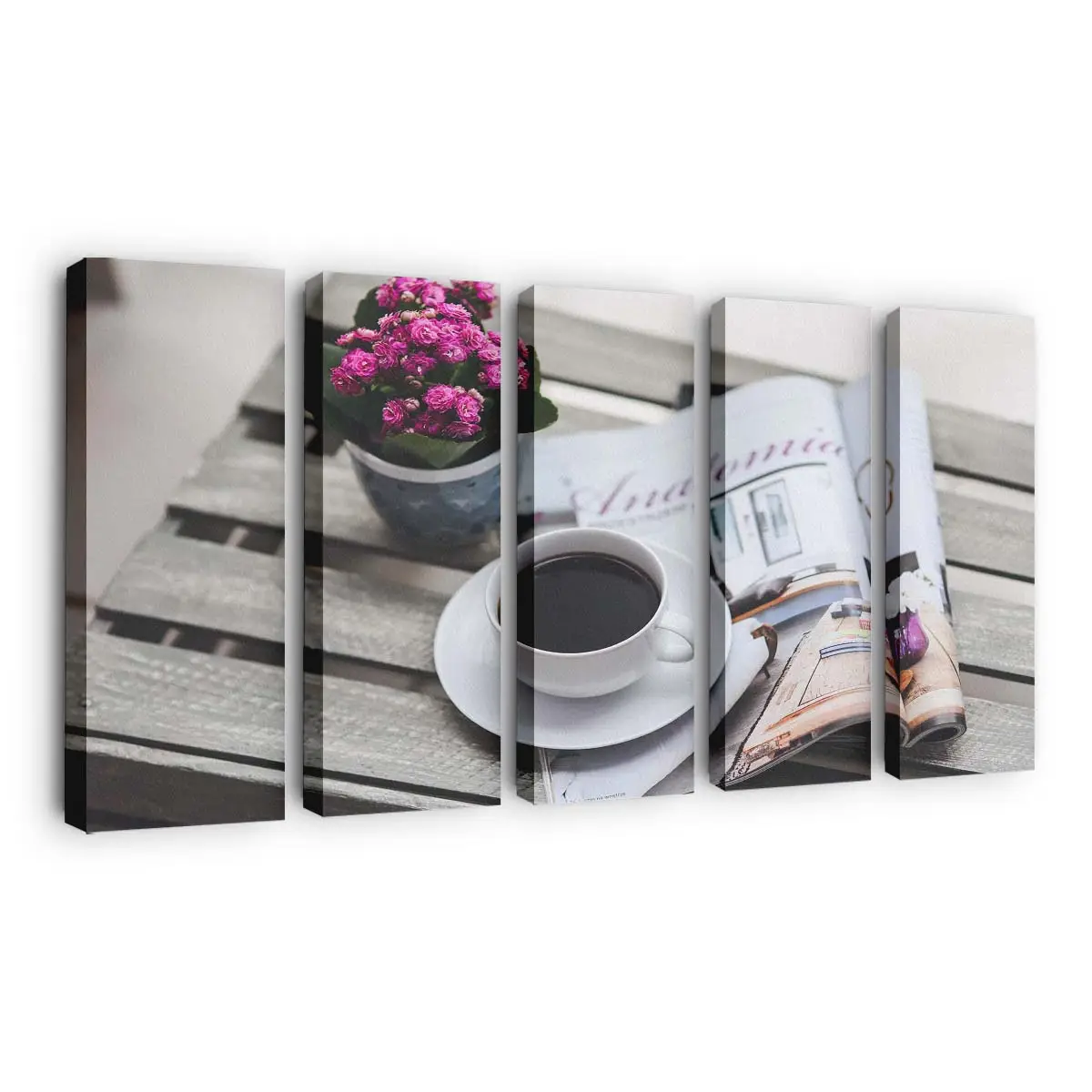 Heiße Tasse Morgenkaffee vor Dunklem Hintergrund Leinwandbild