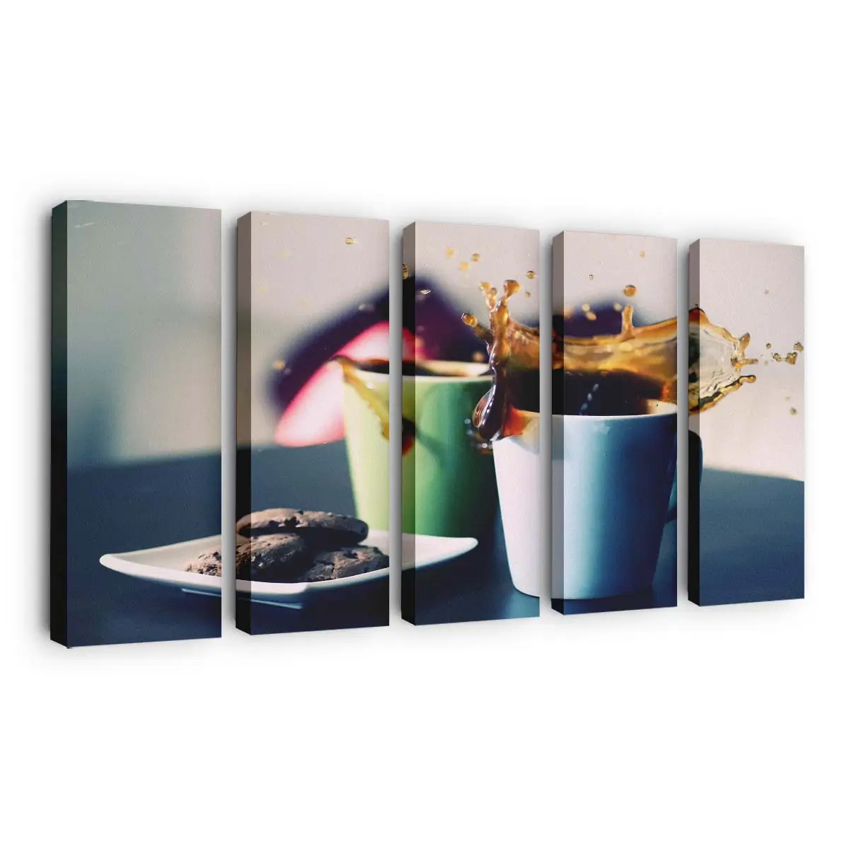 Heiße Tee-spritzer in Klassischer Weißer Tasse Leinwandbild