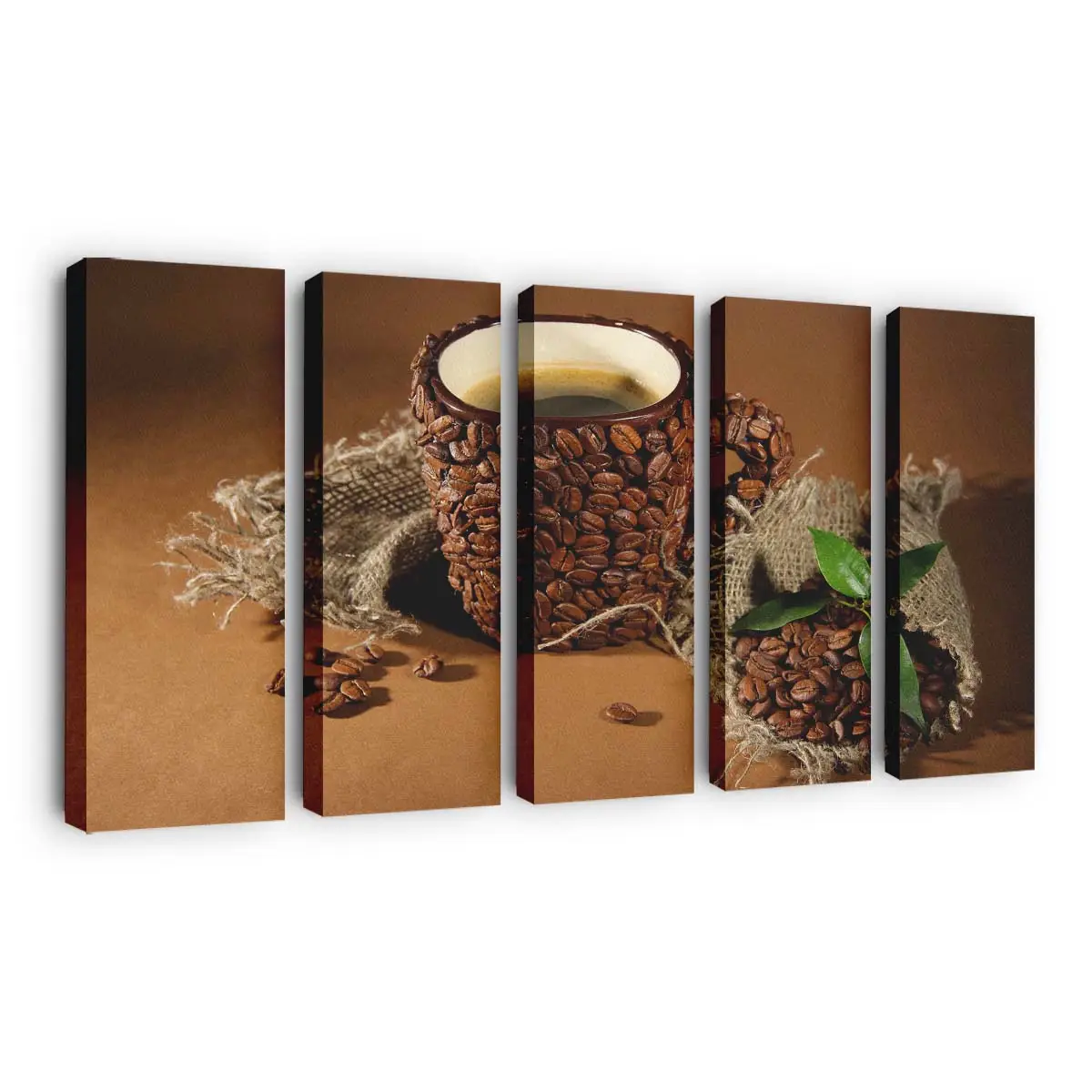 Kaffeetasse Gefüllt mit Bohnen und Grünen Blättern Leinwandbild