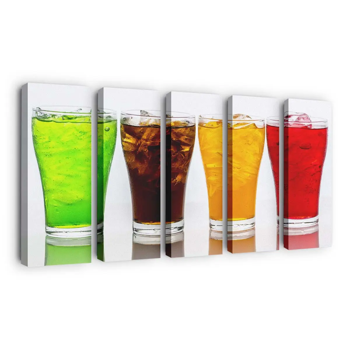 Kalte Gläser mit Limonade und Eiswrfeln Leinwandbild