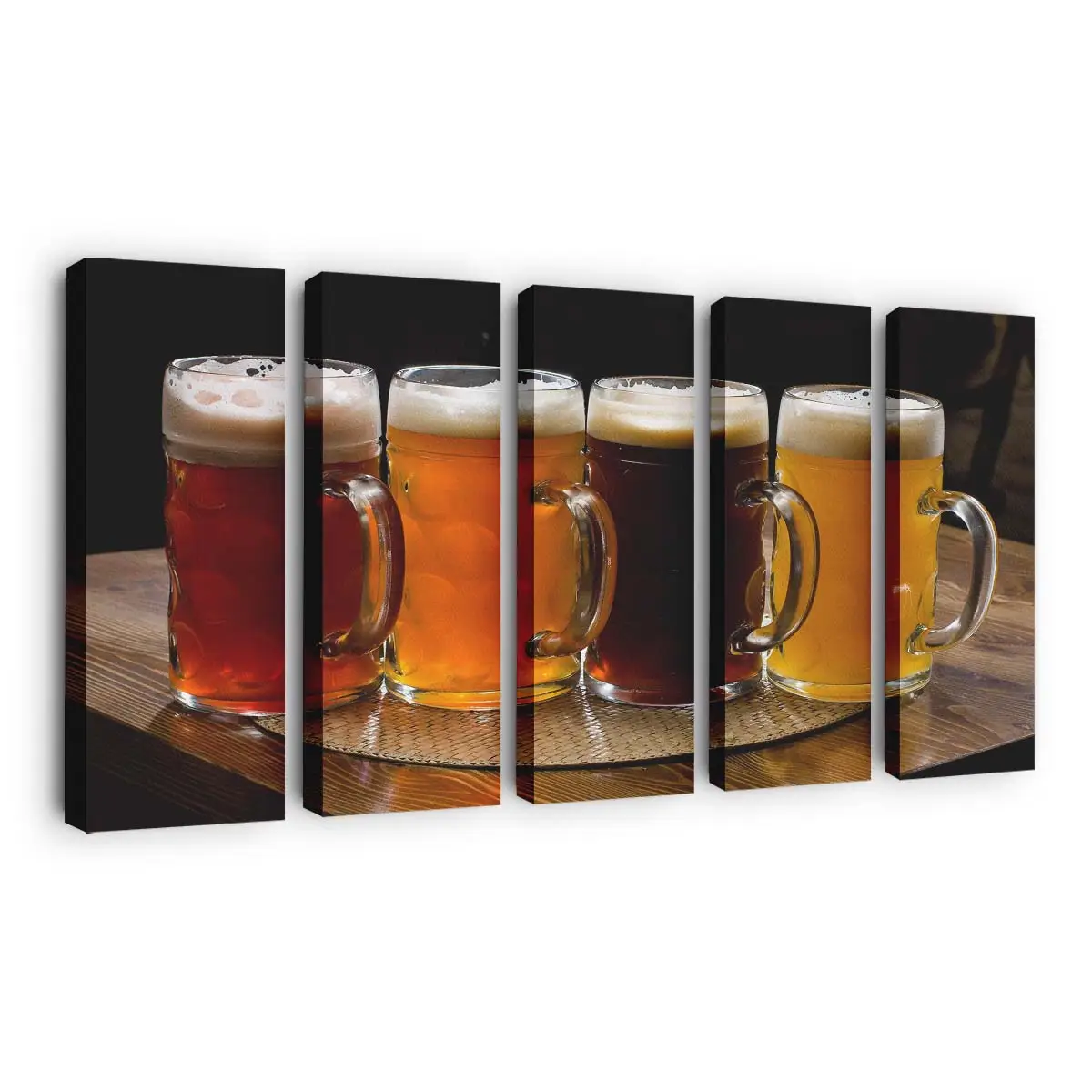 Kalte Pints Craft-bier auf einer Theke Leinwandbild