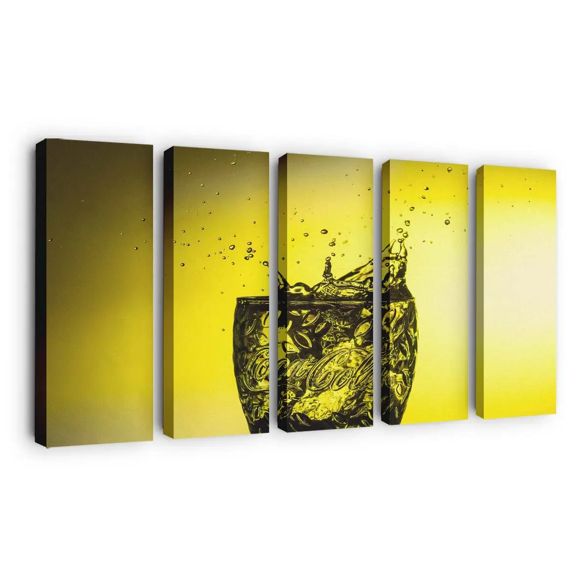 Prickelnde Cola im Glas Leinwandbild
