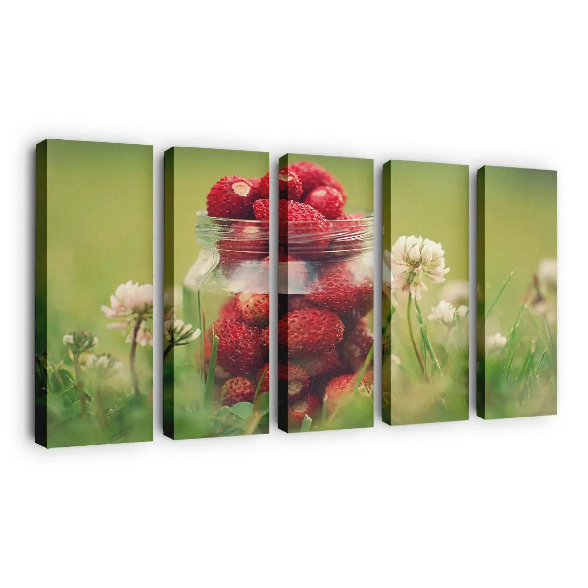 Rustikales Glas mit Süßer Erdbeermarmelade Leinwandbild