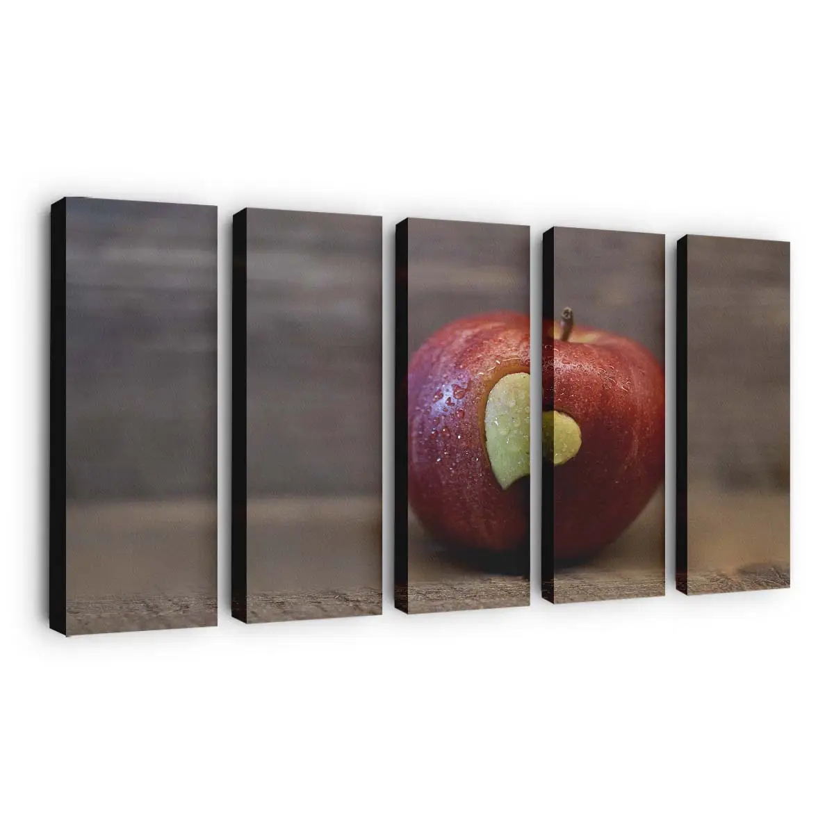 Süßer Roter Apfel in Herzform Leinwandbild