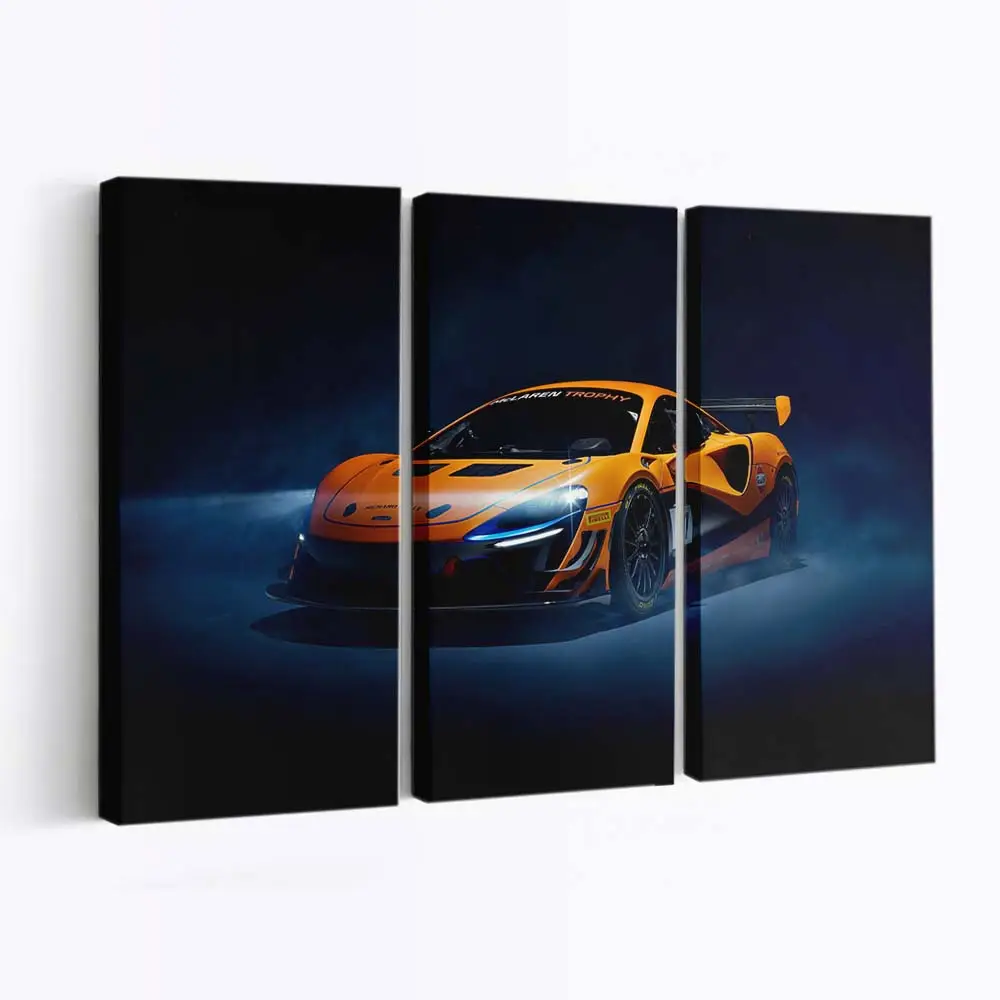 McLaren Artura Trophy Rennwagen auf der Rennstrecke – Rennwagen Leinwandbild