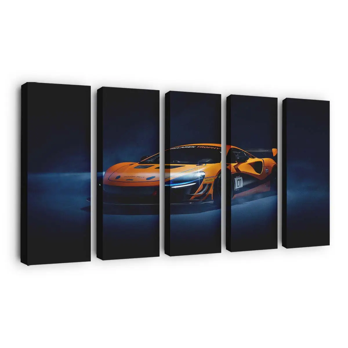McLaren Artura Trophy Rennwagen auf der Rennstrecke – Rennwagen Leinwandbild