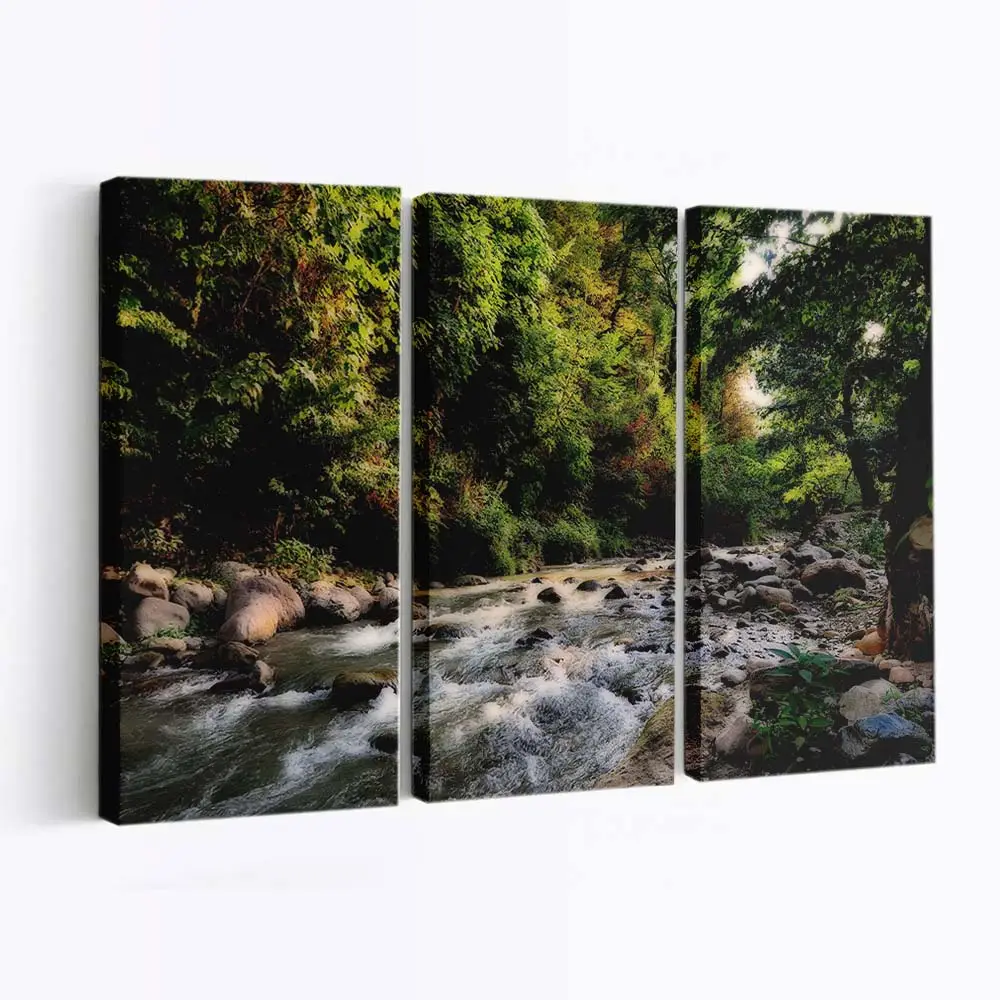 Malerische Flusslandschaft in Masal – Natur Wandbild
