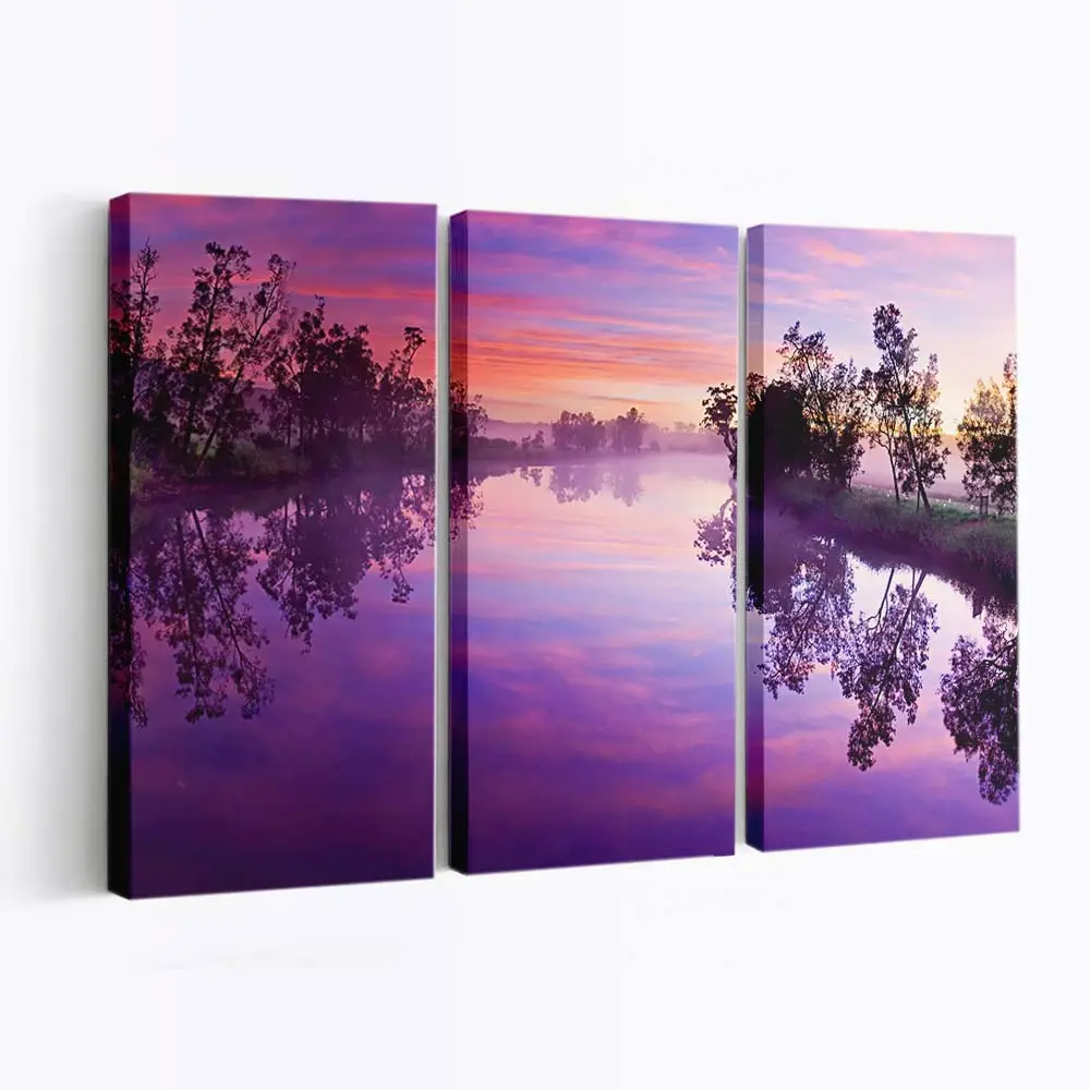 Spiegelung eines violetten Himmels im Fluss – Flussufer Wandbild