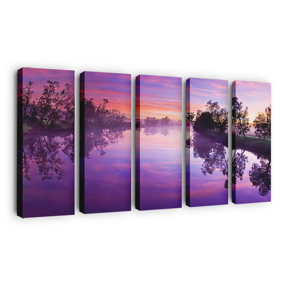 Spiegelung eines violetten Himmels im Fluss – Flussufer Wandbild