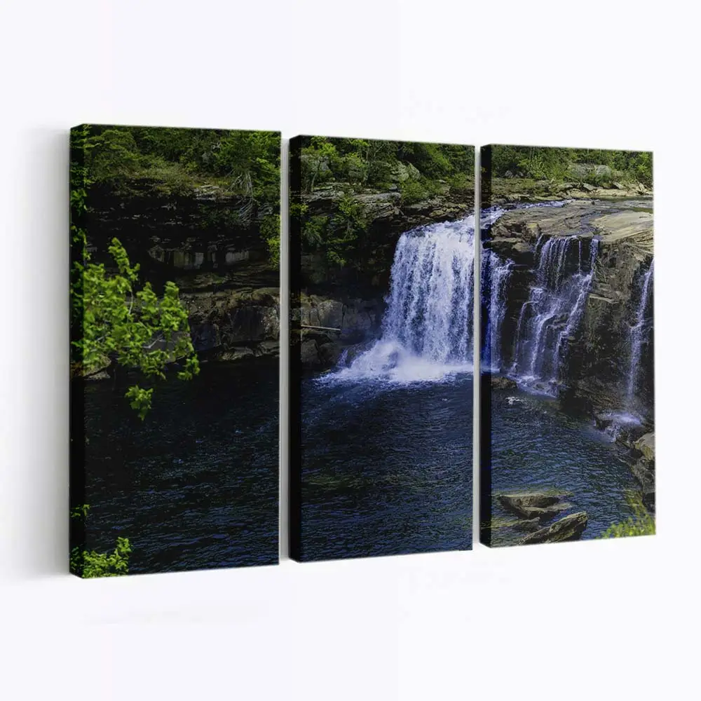 Ruhige Wasserfall-Landschaft – Natur Wandbild