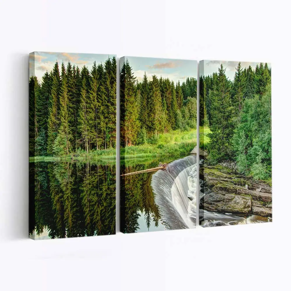 Steine unter einem WaldWasserfall – Waldwasserfall Leinwandbild