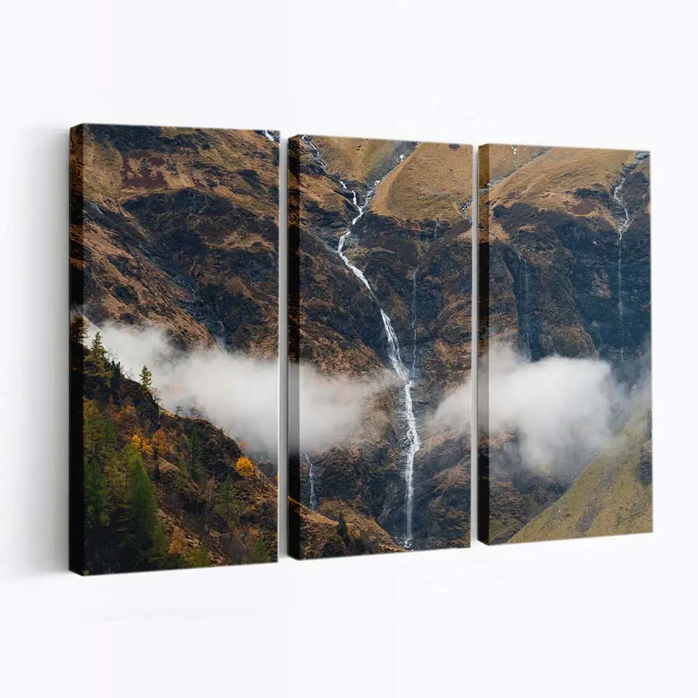 Wasserfall in den österreichischen Alpen – Bergwasserfall Leinwandbild