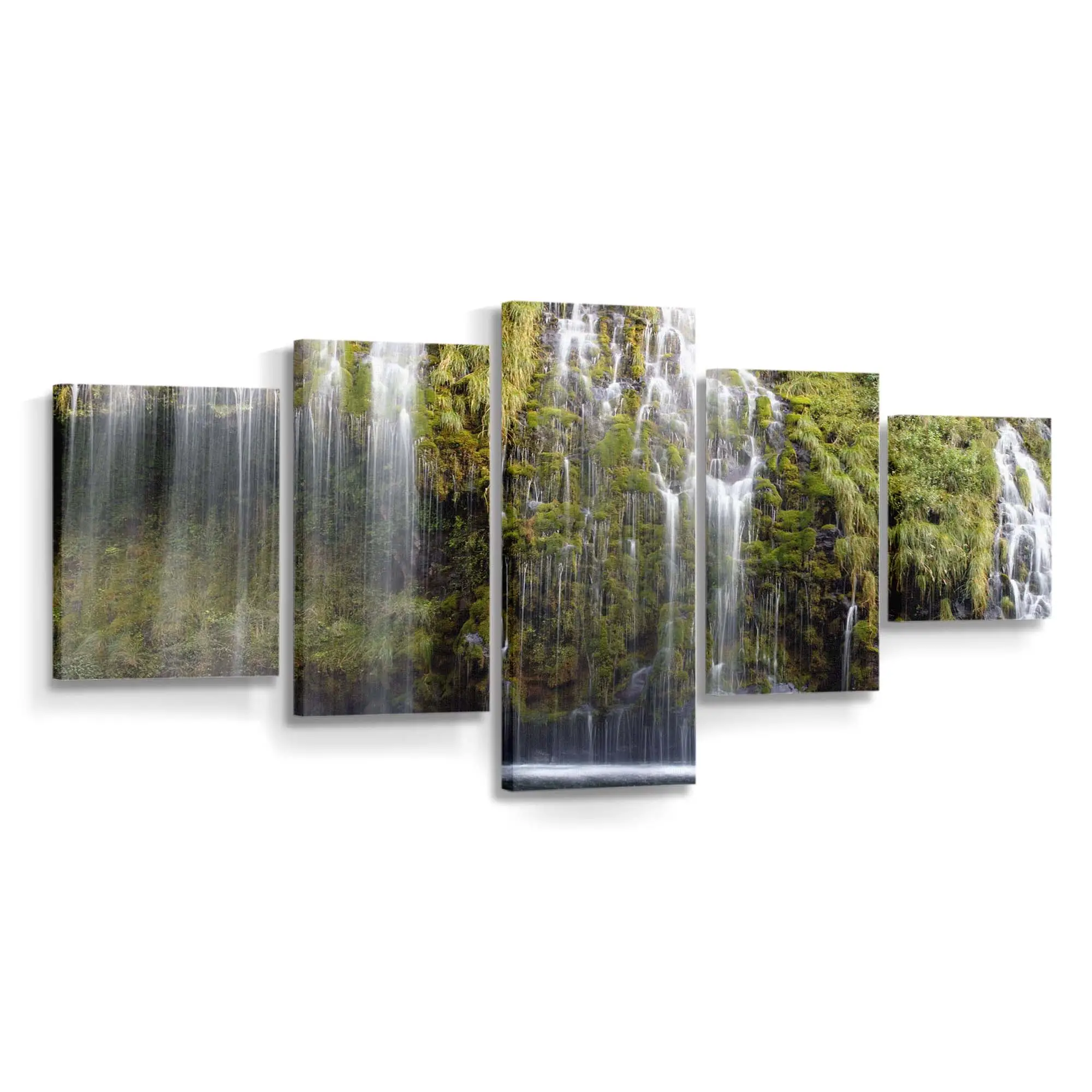 Friedlicher Wasserfall im Wald – Natur Wandbild