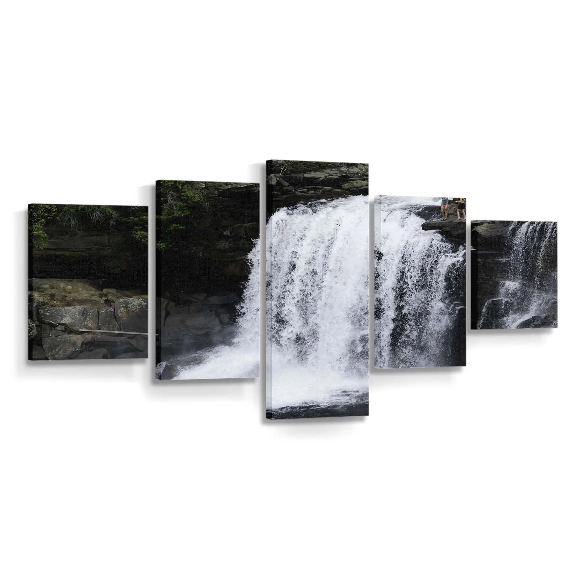 Versteckter Wasserfall über Felsen – Bergwasserfall Leinwandbild