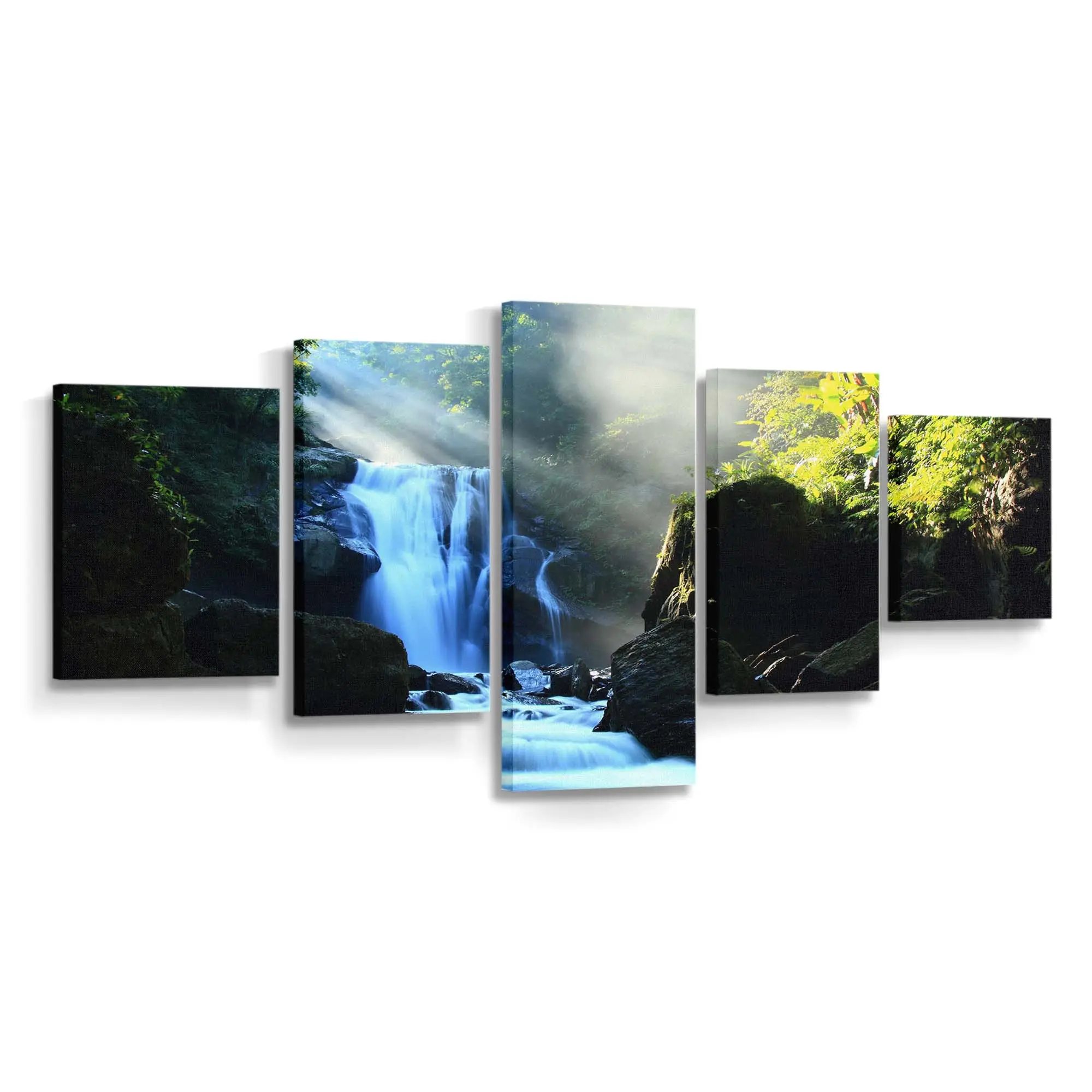 Wasserfall in einem grünen Tal – Natur Wandbild
