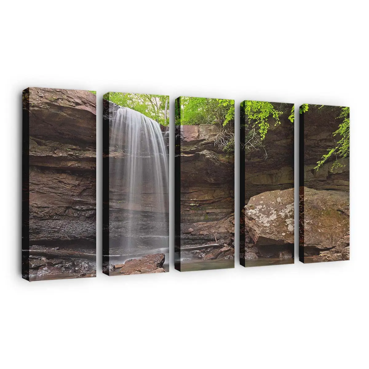 Cucumber Falls in Felsiger Schlucht – Bergwasserfall Leinwandbild