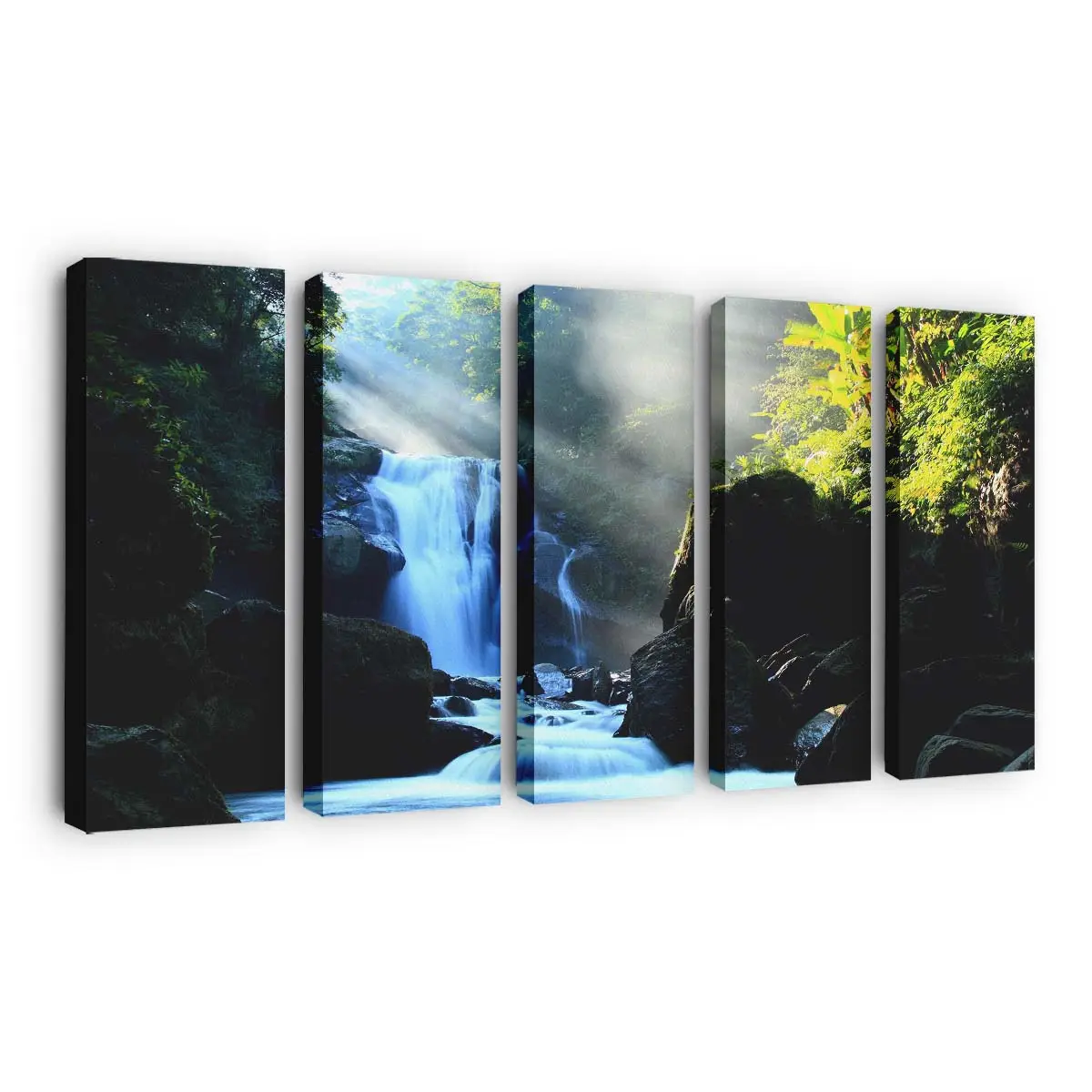 Wasserfall in einem grünen Tal – Natur Wandbild