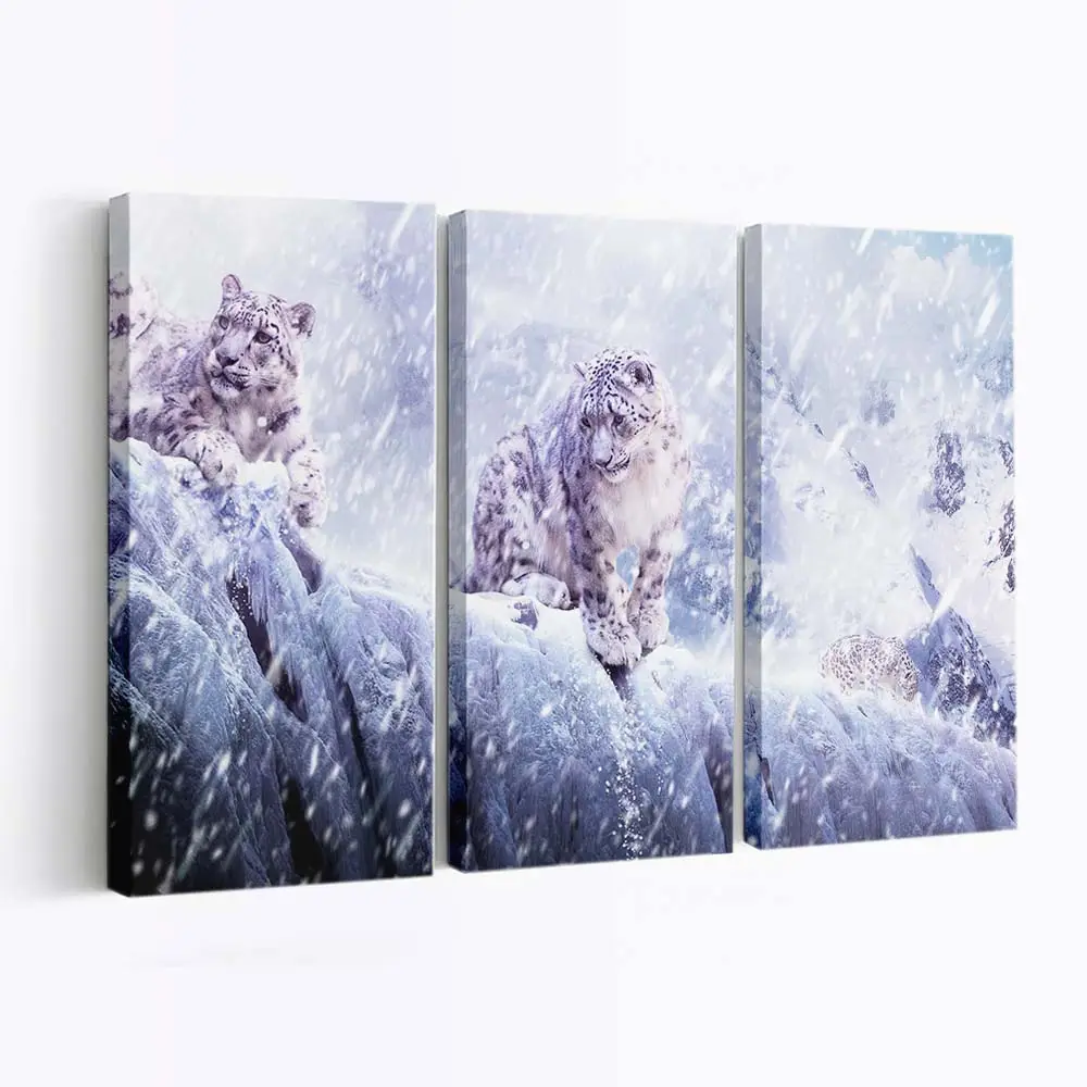 Ruhende Leoparden im Winterschnee – Leopard Leinwandbild